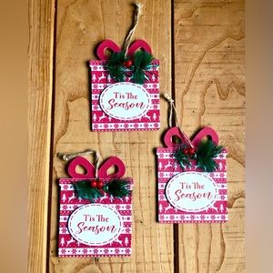 Christmas Tis the Season Gifts Red White Deer Snow Print w/ Pine Ornament Set 3